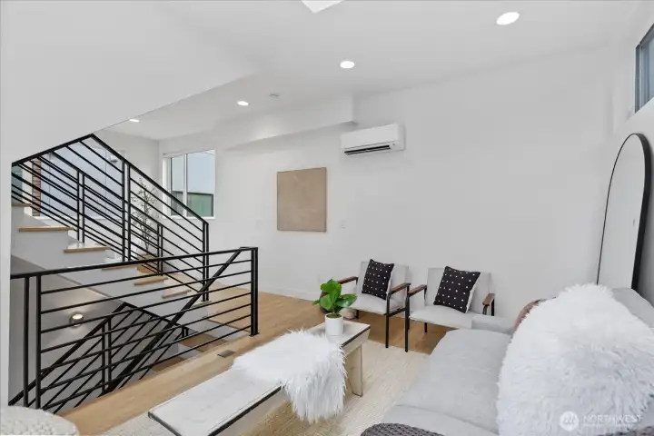 Appreciate the 3rd floor dual mini-split heating and A/C!