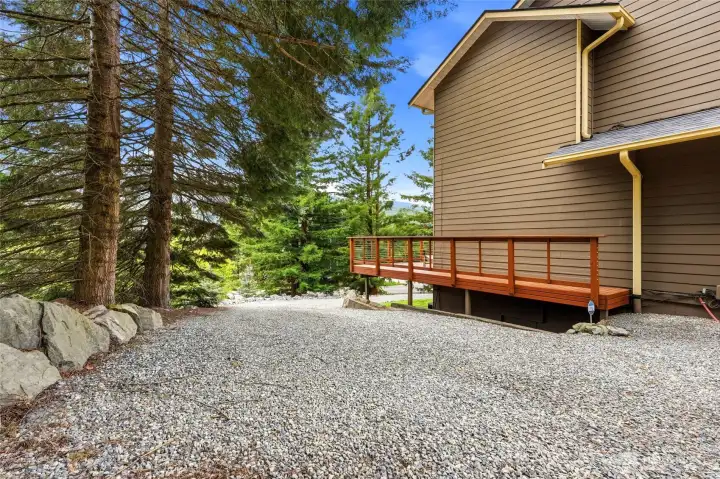 The meticulously cared-for yard and driveway contribute to the home’s peaceful and welcoming atmosphere. The meticulously cared-for yard and driveway contribute to the home’s peaceful and welcoming atmosphere.
