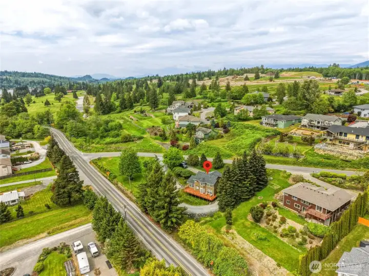 Lush natural surroundings create a serene and distinctly Northwest setting. Lush natural surroundings create a serene and distinctly Northwest setting.