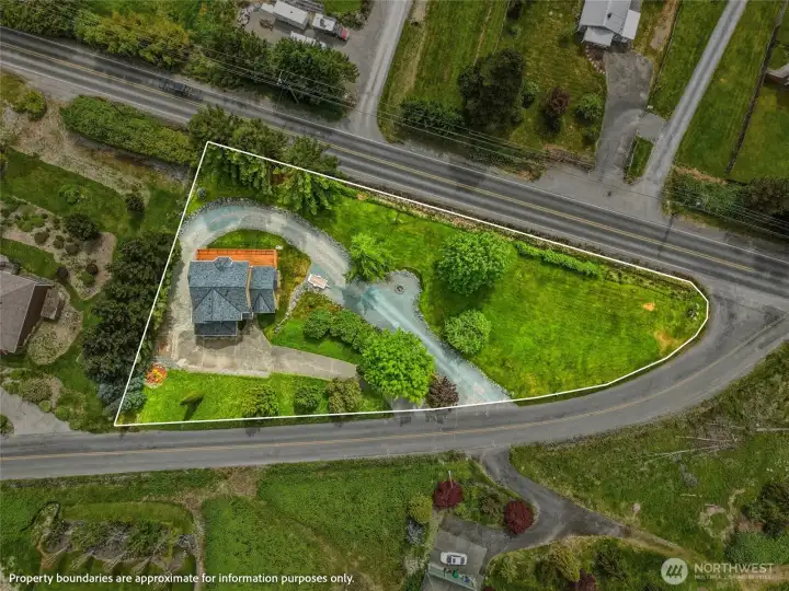 You'll fall in love with this well cared for and tended property. You'll fall in love with this well cared for and tended property.