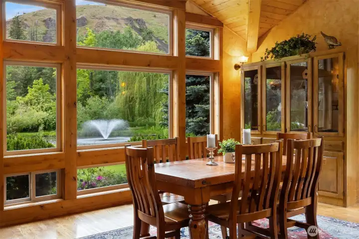 Dining area with room to expand