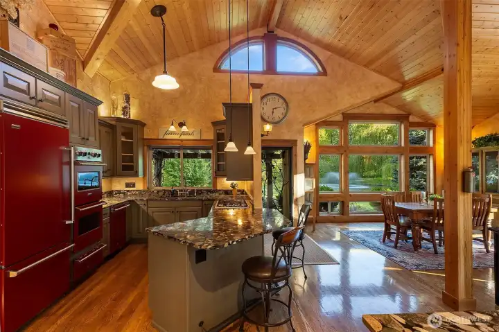 Viking Appliances are like new, 2 ovens + warming drawer!