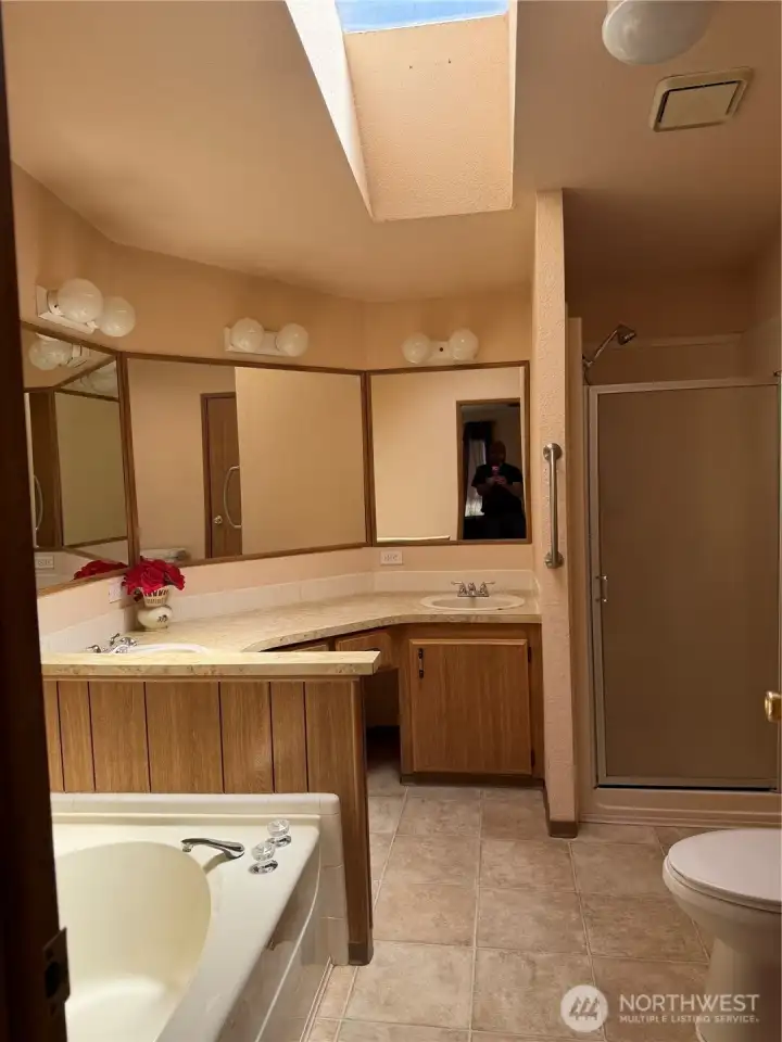Master bath with soaking tub. Master bath with soaking tub.