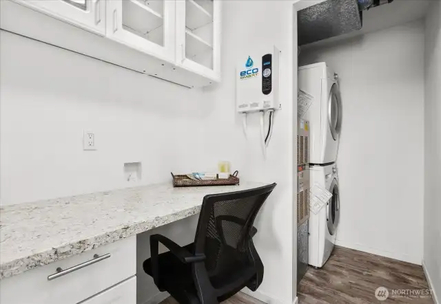 Laundry room/office