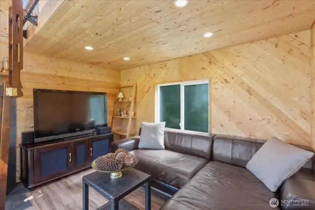 Lower floor of guest cabin