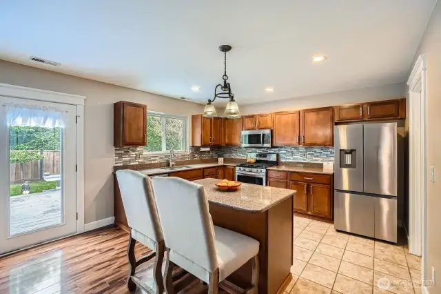 kitchen with all matching Samsung appliances. New in last 2 years.