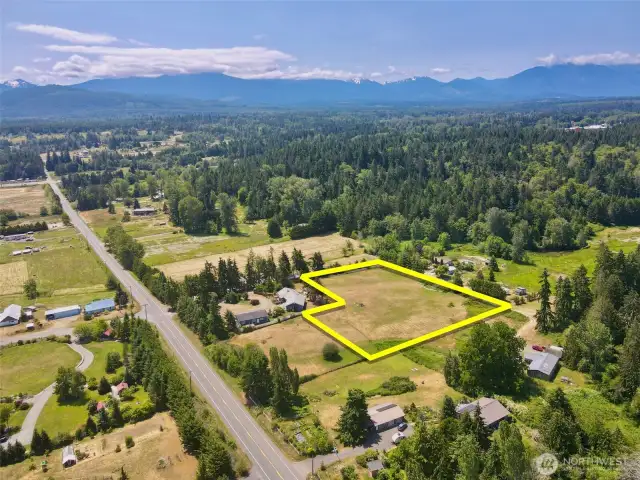 Overhead view with approximate boundaries in yellow.