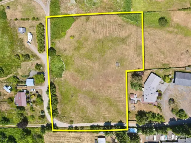 Overhead view with approximate boundaries in yellow.