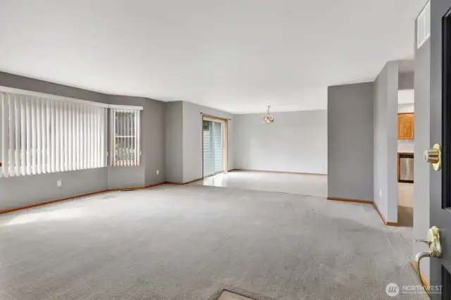A large, southerly facing bay window brings in the light!