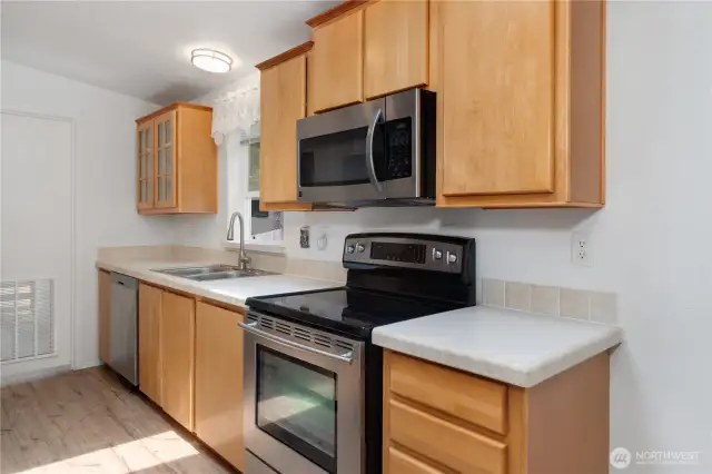 All new stainless appliances