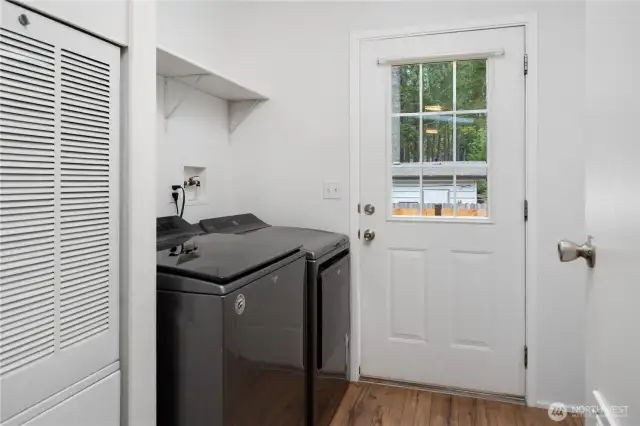 Washer dryer stay