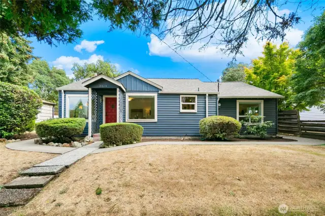 A warm welcome starts here — charming front entry sets the tone for this Seahurst rambler.