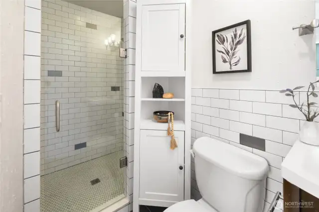 En-suite bathroom, providing privacy and everyday ease.