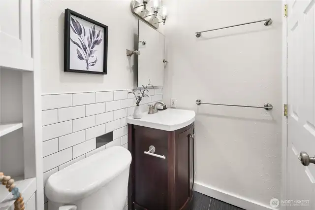 En-suite bathroom, providing privacy and everyday ease.