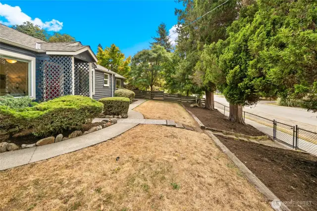 Nice front yard with room for gardening, landscaping, or simply enjoying the neighborhood setting.