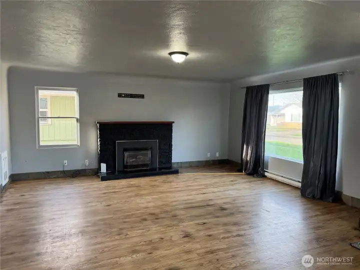 Living rm with gas fireplace (not hooked up)
