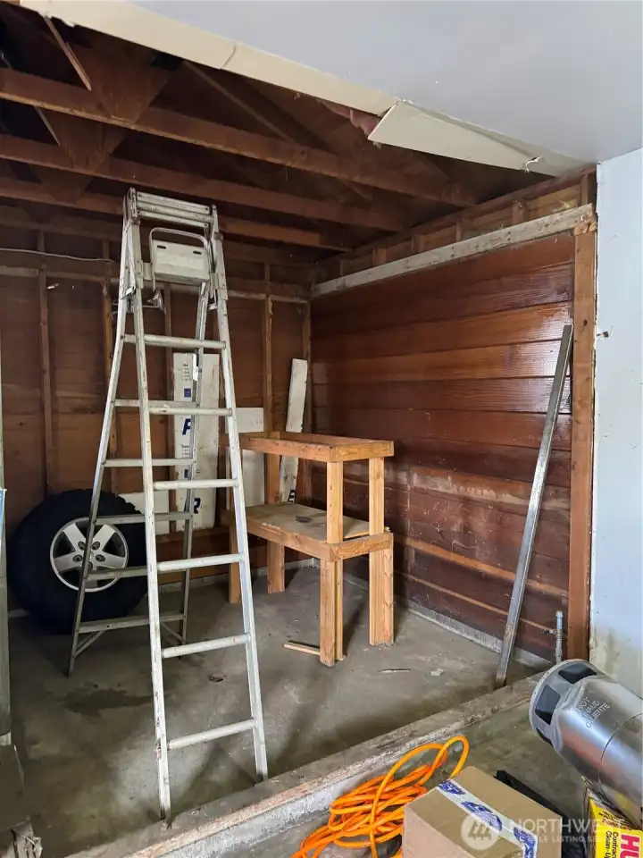 over sized dbl car garage in rear of home