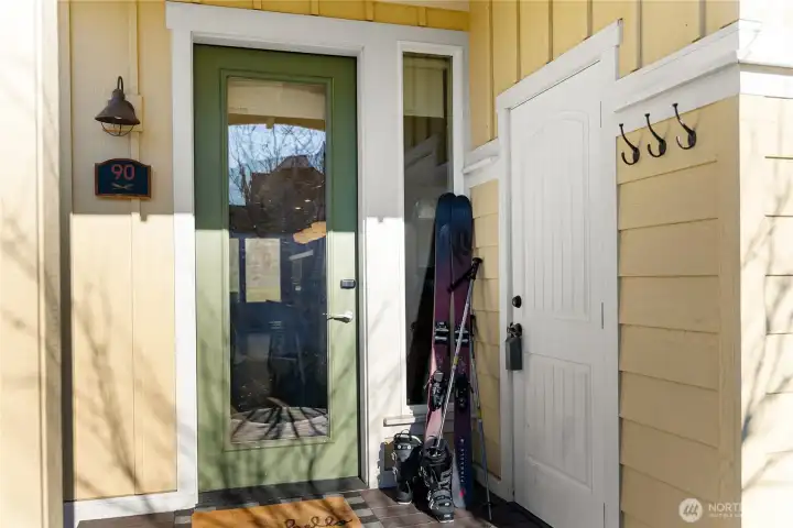 Veranda Beach also makes a great destination for an affordable ski vacation.    There are 2 wonderful ski resorts in Brittish Columbia,  just over an hour drive from Veranda Beach.    These ski areas offer dry snow, short lift lines and lift tickets about less than half of what you will pay in Seattle area.