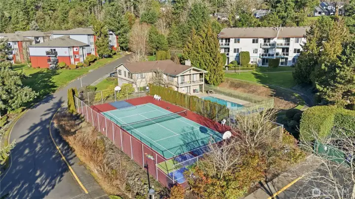 Well-maintained community amenities surrounded by mature landscaping