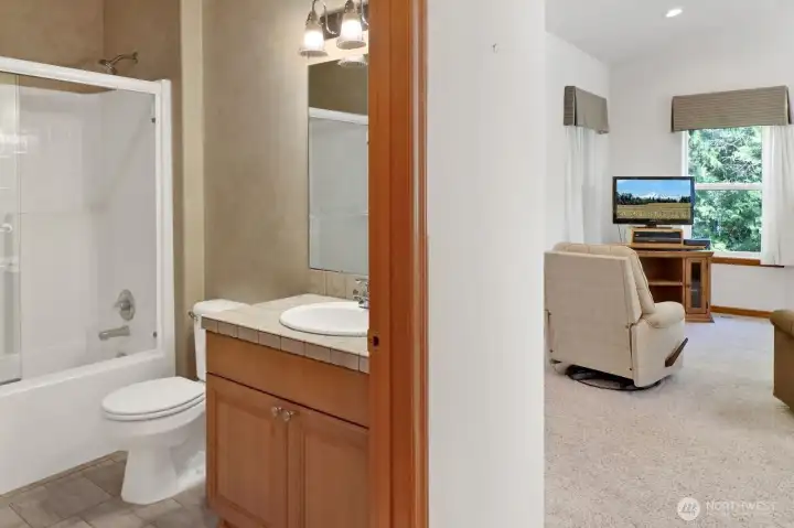 Guest full bath