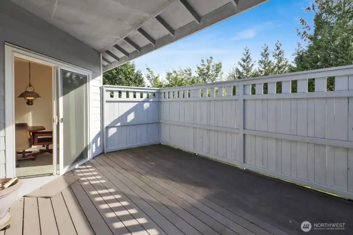 Enclosed deck
