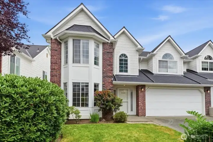 Small community of Eagle Lane Townhomes - spacious end unit!
