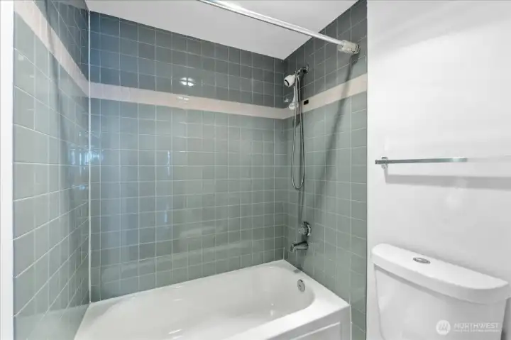 Main level full bath.