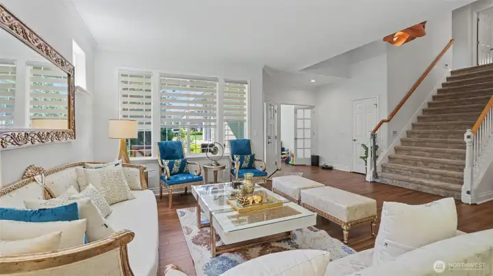 Formal living space, perfect for entertaining.