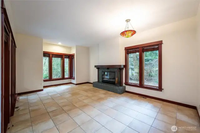 Dining area adjacent to kitchen