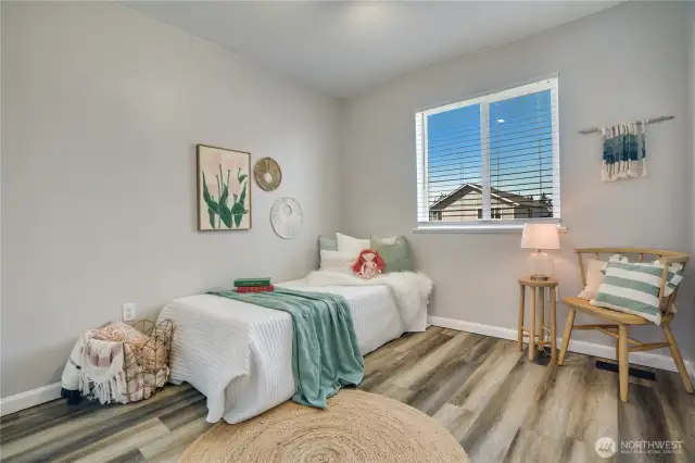 2nd bedroom, northern exposure.