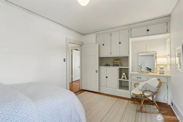 bedroom, floor 2