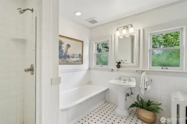 Full bath, floor 2