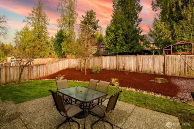 Such a great backyard for playing & entertaining!