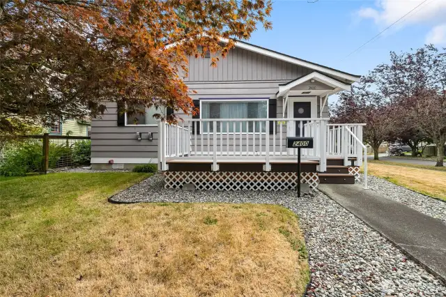 Sit on the 3-year-old front deck and enjoy watching the world go by.
