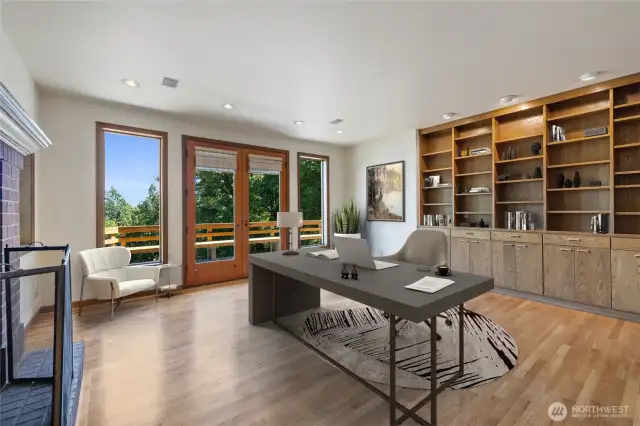 Spacious Office w/ great view (Virtually staged)