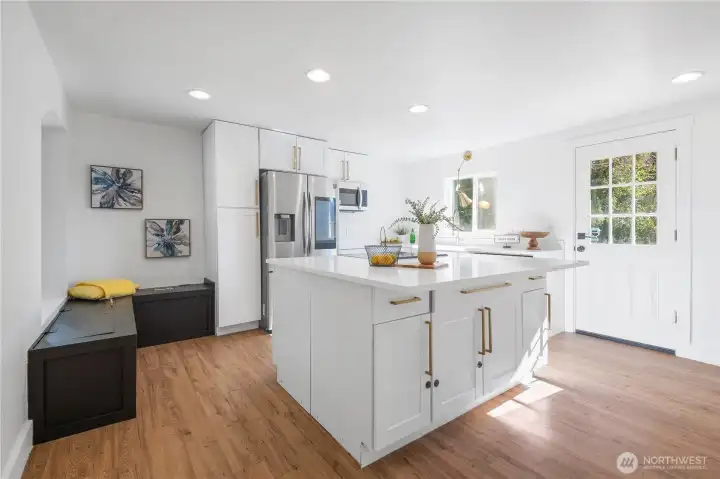 Recently Remodeled Chef's Kitchen w/Stainless Steel Appliances