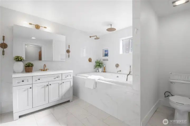 Main Floor Full Bath