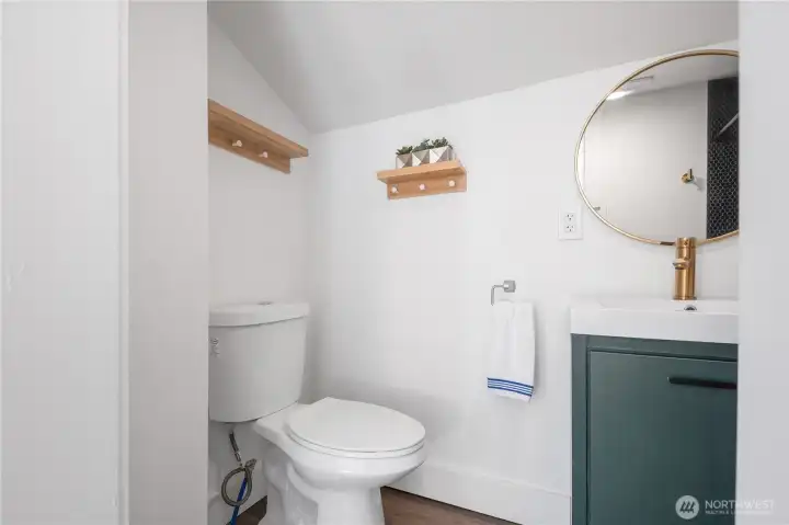 Jr Suite 3/4 Bath
