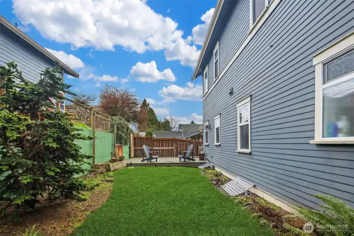 Fenced rear yard