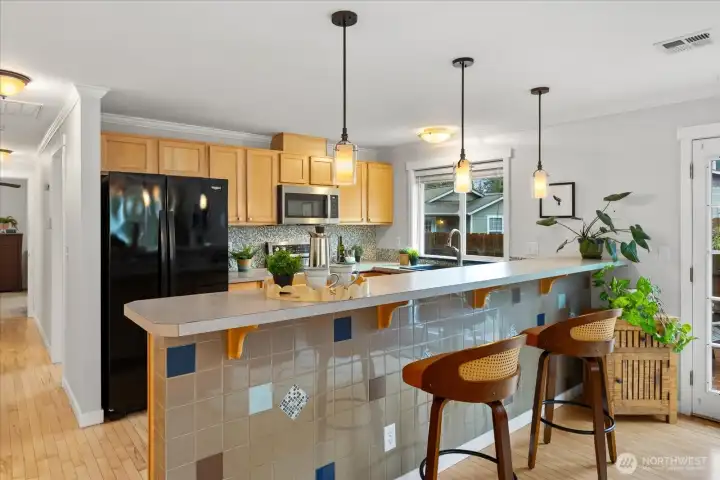 Large breakfast bar.