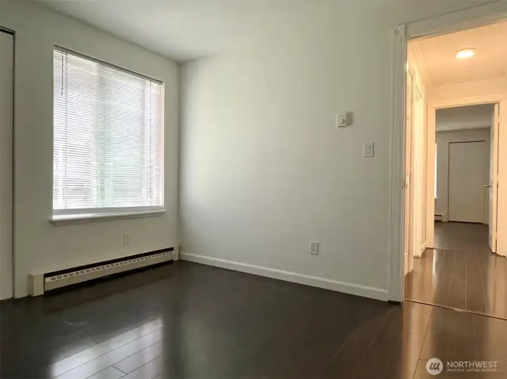 2nd bedroom (view from another angle)