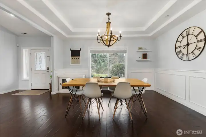 Note the lovely coved ceiling.