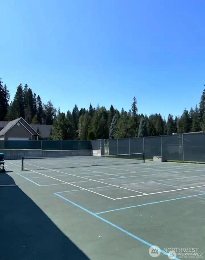 Tennis/Pickleball Courts