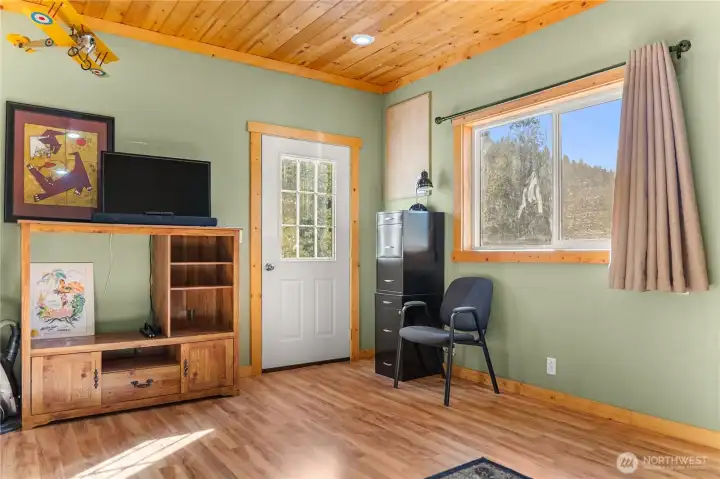 Office/room in garage