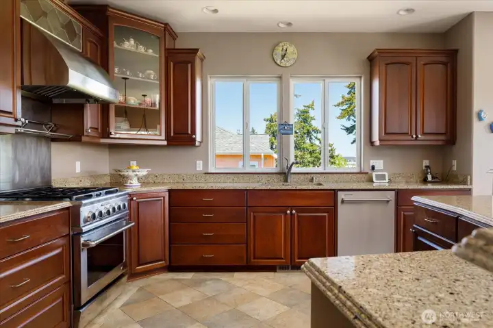 A chef's dream...the DCS professional-grade range and hood makes cooking and baking your faves a breeze.