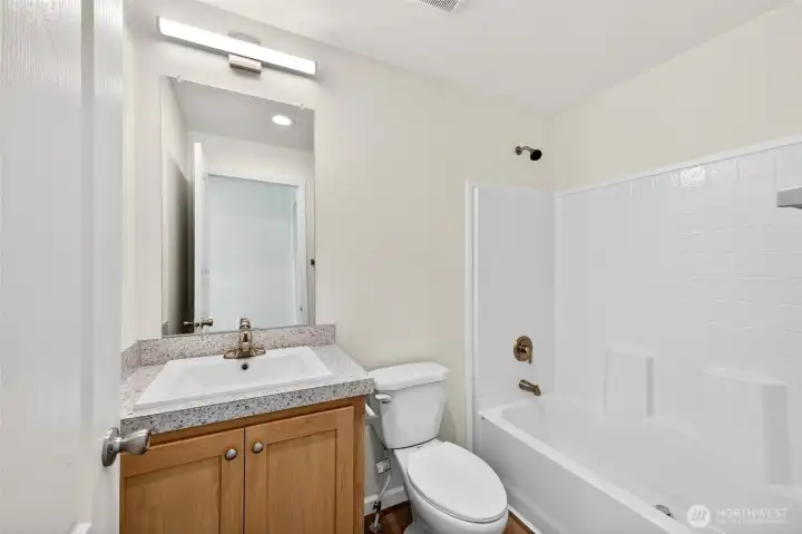 Full hall bath