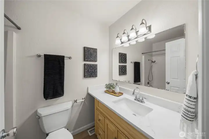 Main full bath Main full bath