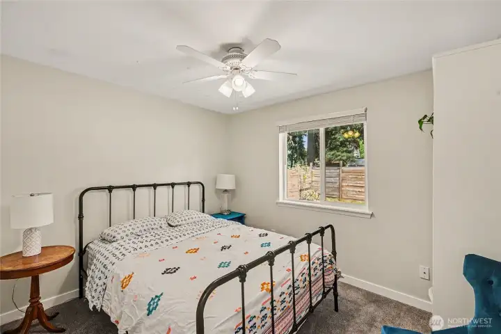 Second guest bedroom.