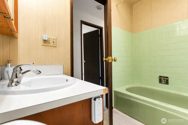 Hall bath on the upper level. Hall bath on the upper level.