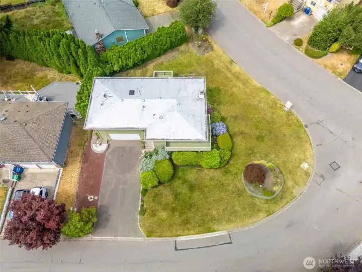 Aerial view of the home and lot. Aerial view of the home and lot.